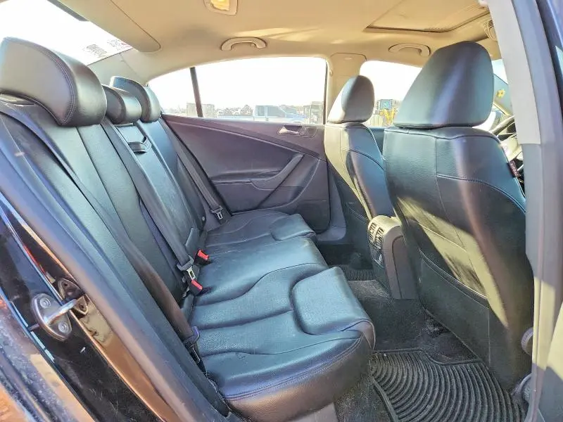 2010 VOLKSWAGEN PASSAT KOMFORT  