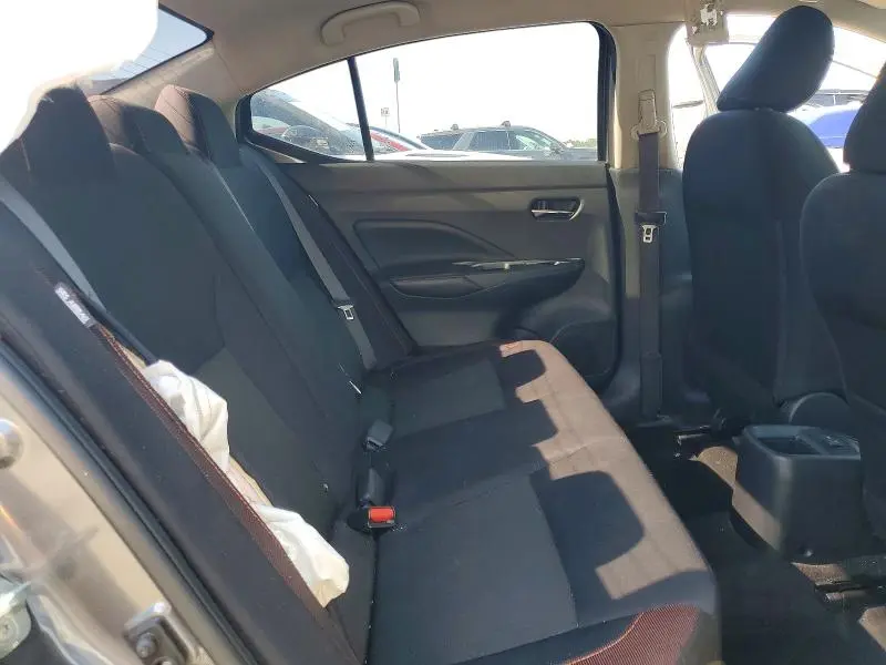 2021 NISSAN VERSA SR  