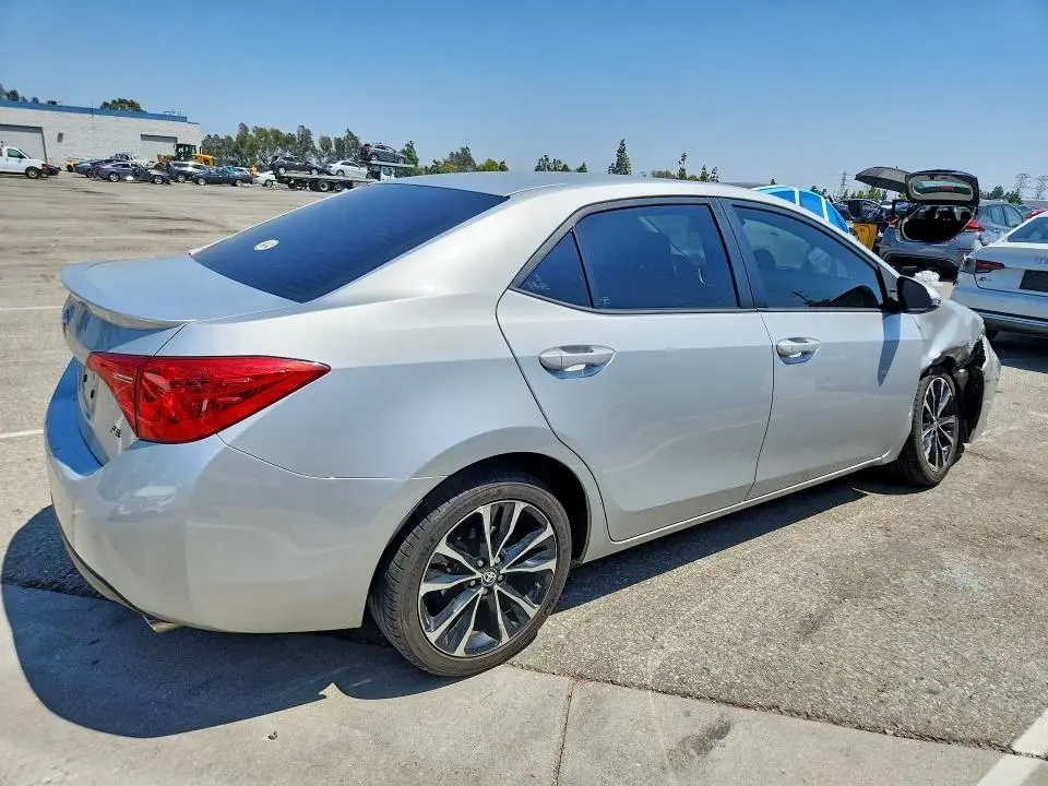 2018 TOYOTA COROLLA SE  