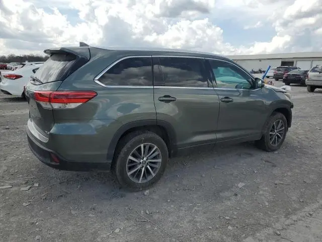 2017 TOYOTA HIGHLANDER SE  