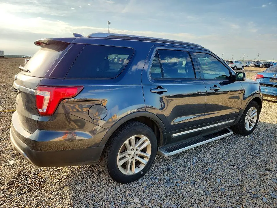 2017 FORD EXPLORER XLT  