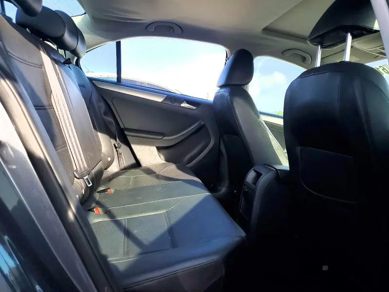2015 VOLKSWAGEN JETTA SE  