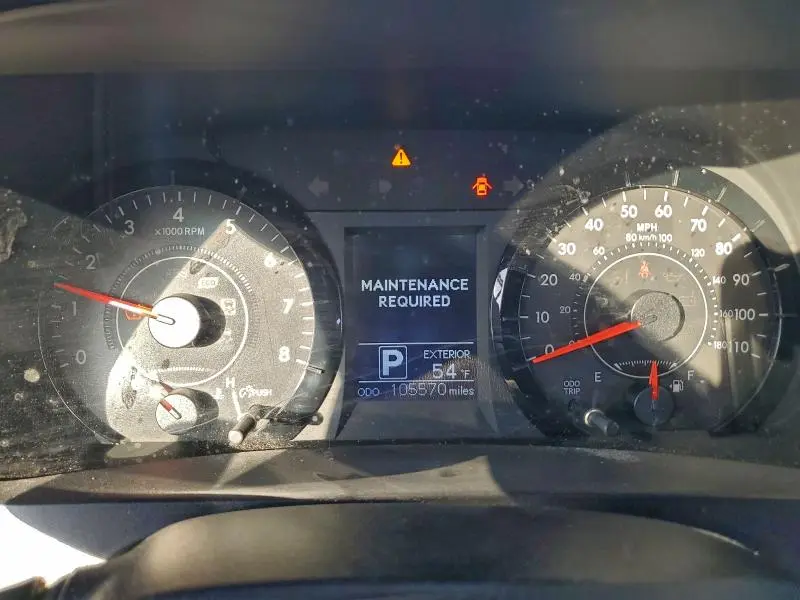 2016 TOYOTA SIENNA LE  