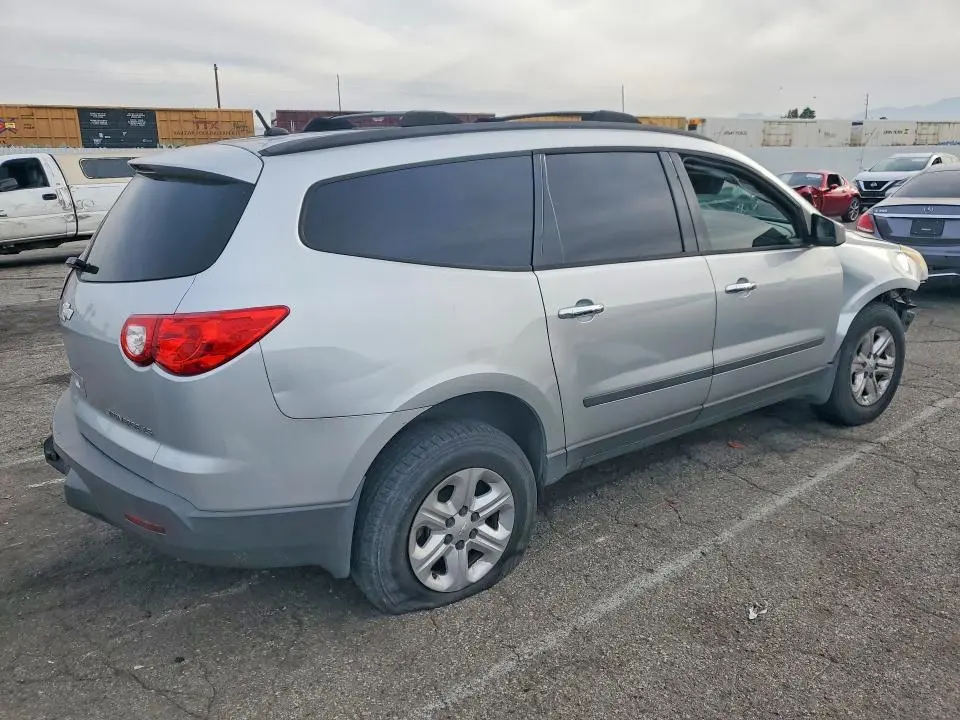 2012 CHEVROLET TRAVERSE LS  