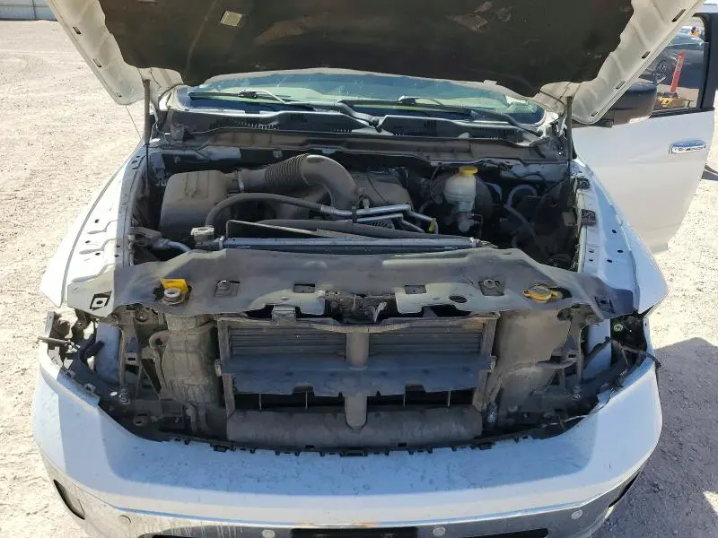 2017 RAM 1500 SLT  
