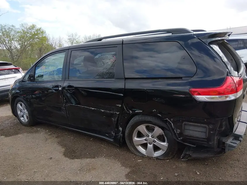 2014 TOYOTA SIENNA LE V6 8 PASSENGER