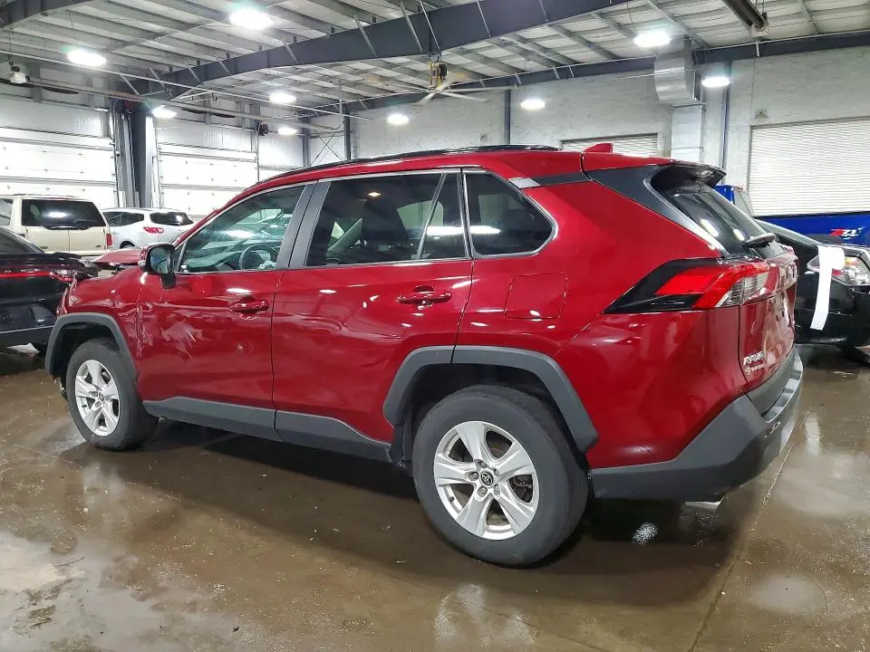 2021 TOYOTA RAV4 XLE  