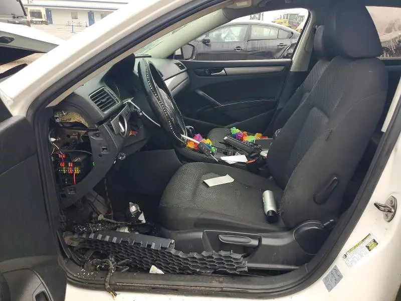 2013 VOLKSWAGEN PASSAT S  