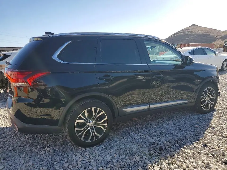 2017 MITSUBISHI OUTLANDER SE  