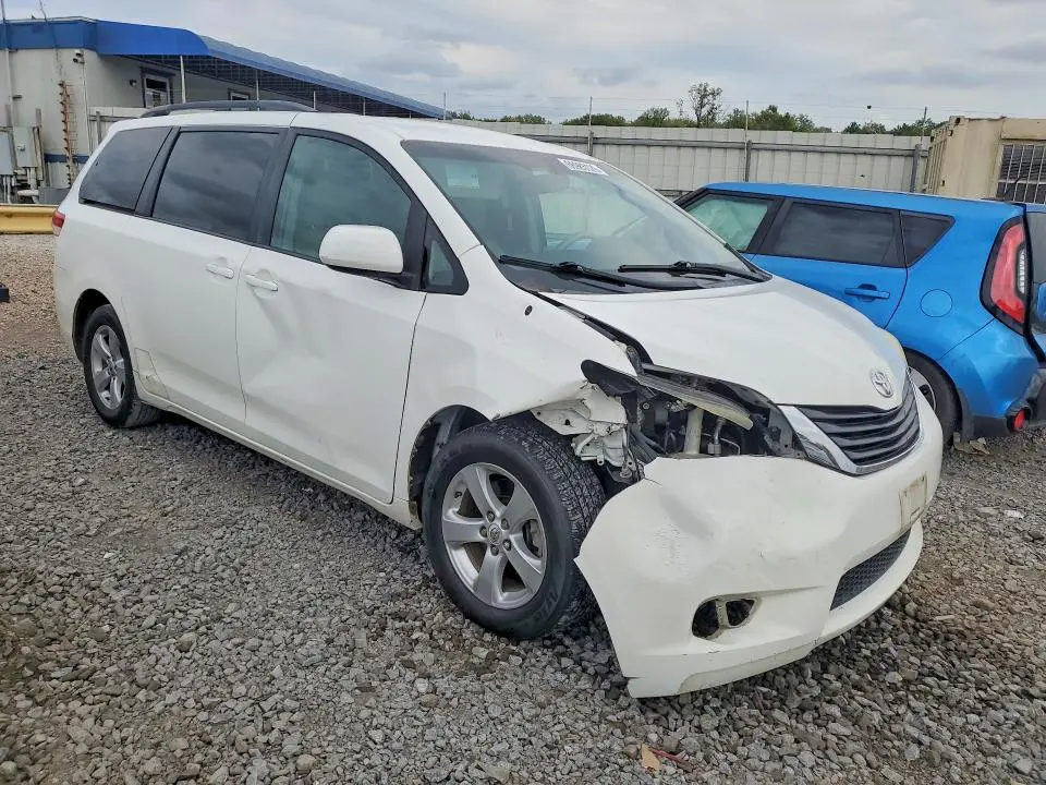2011 TOYOTA SIENNA LE  