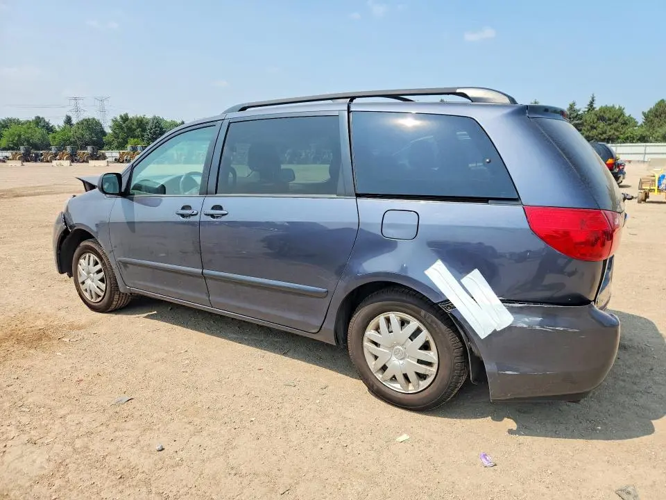 2010 TOYOTA SIENNA LE 8-PASSENGER  