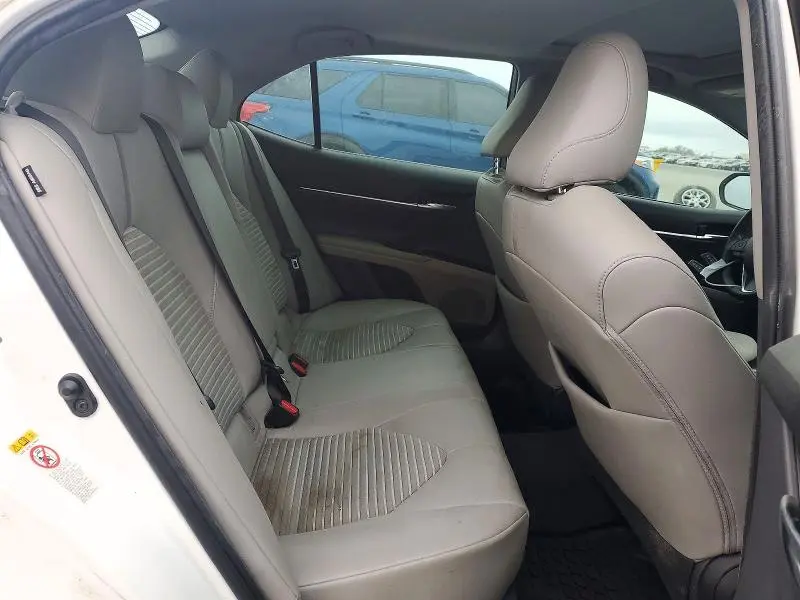 2018 TOYOTA CAMRY SE  