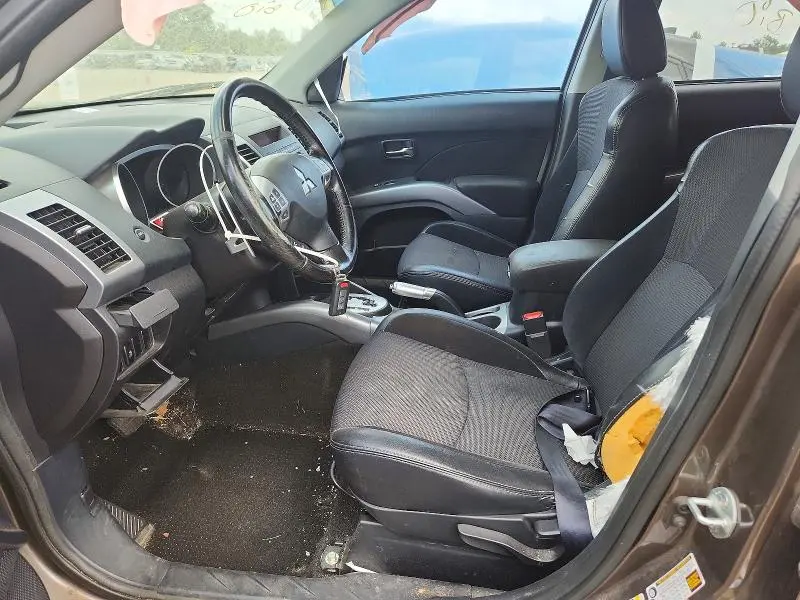 2012 MITSUBISHI OUTLANDER SE  