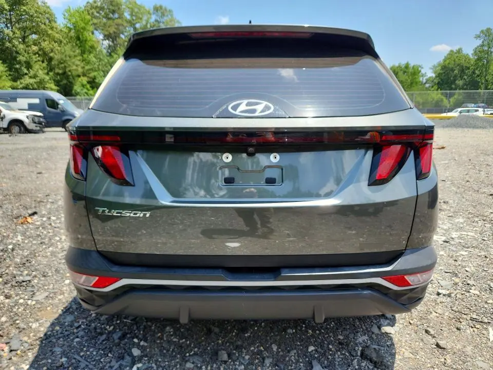 2022 HYUNDAI TUCSON SE  