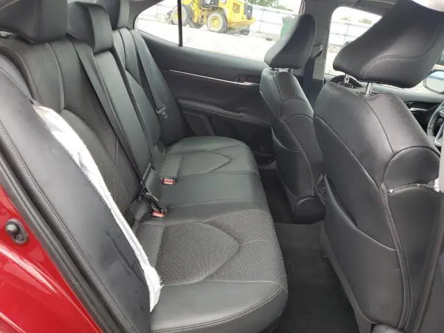 2022 TOYOTA CAMRY XLE  