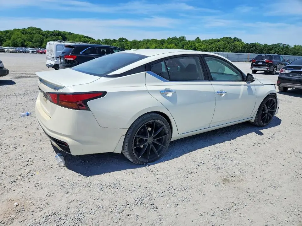 2019 NISSAN ALTIMA SV  