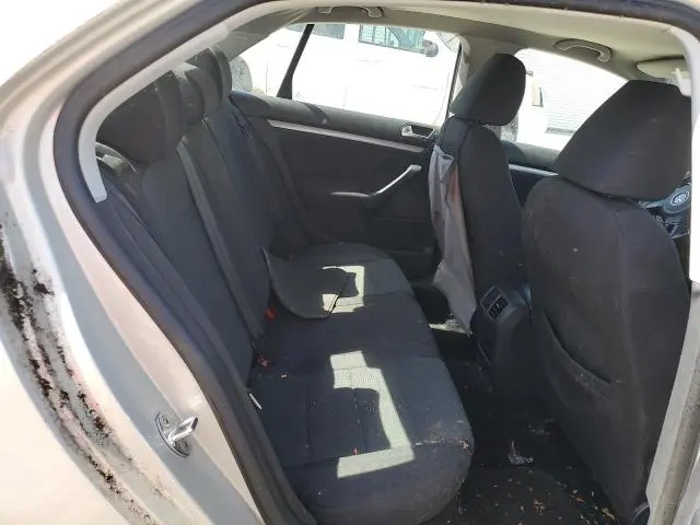 2010 VOLKSWAGEN JETTA S  