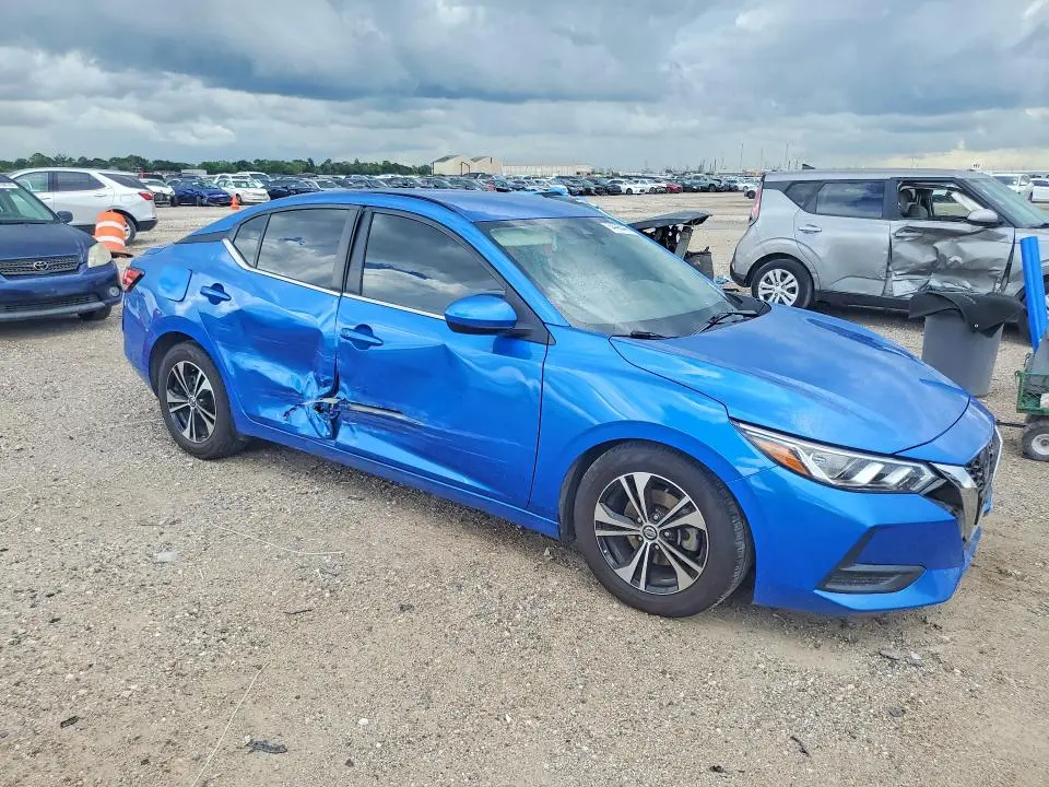 2022 NISSAN SENTRA SV  