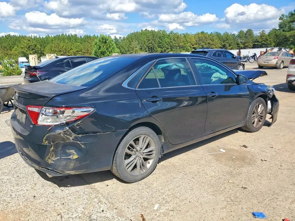 2015 TOYOTA CAMRY SE  