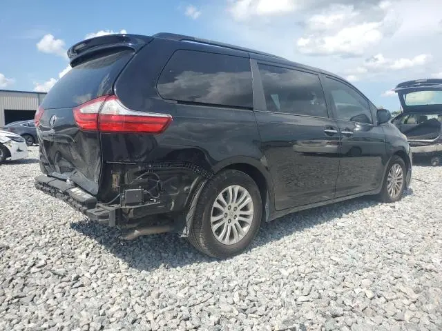 2015 TOYOTA SIENNA XLE  