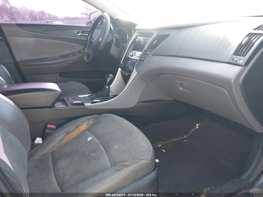 2013 HYUNDAI SONATA SE