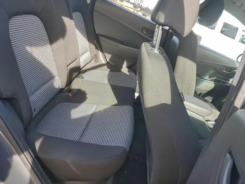 2023 HYUNDAI KONA SE  