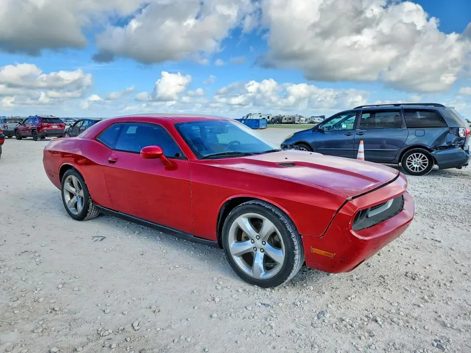 2012 DODGE CHALLENGER SXT  
