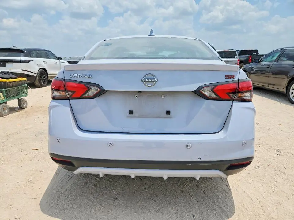2023 NISSAN VERSA SR  