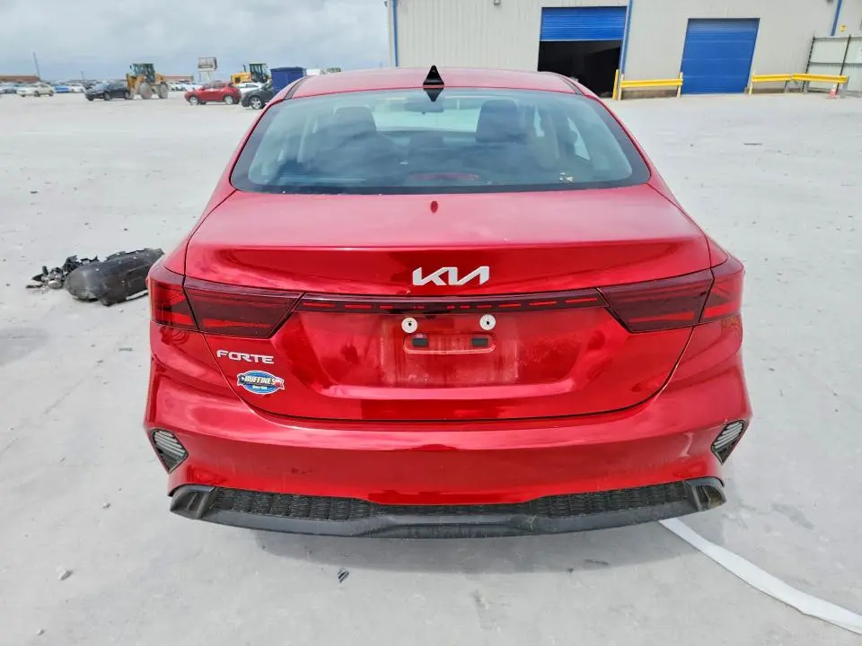2024 KIA FORTE LXS  