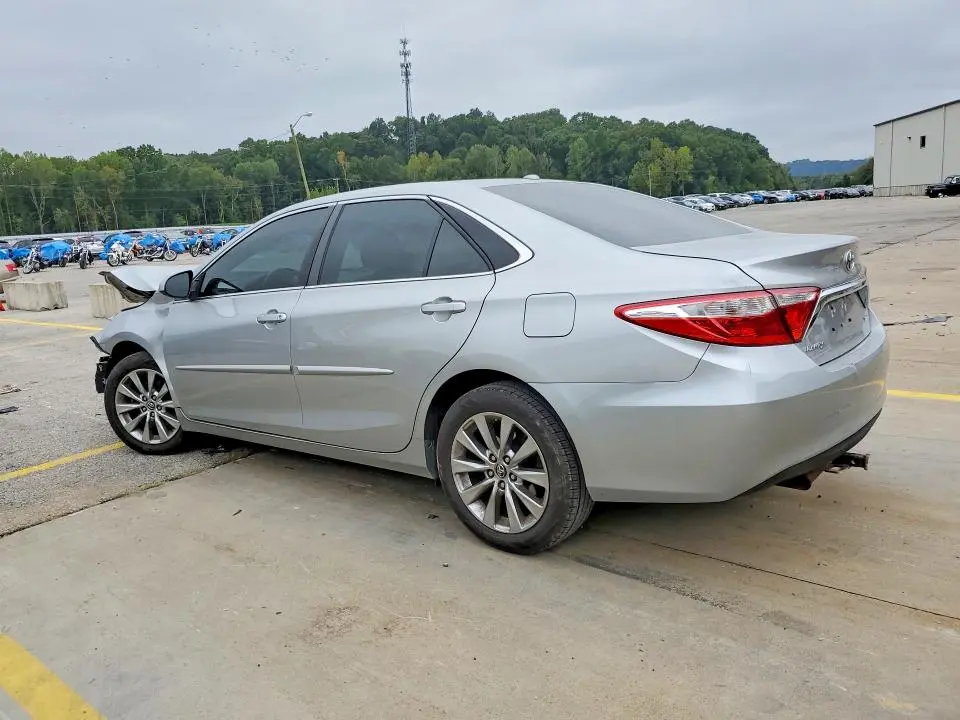 2016 TOYOTA CAMRY XLE  