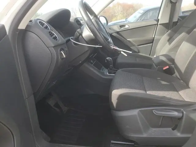 2015 VOLKSWAGEN TIGUAN S  