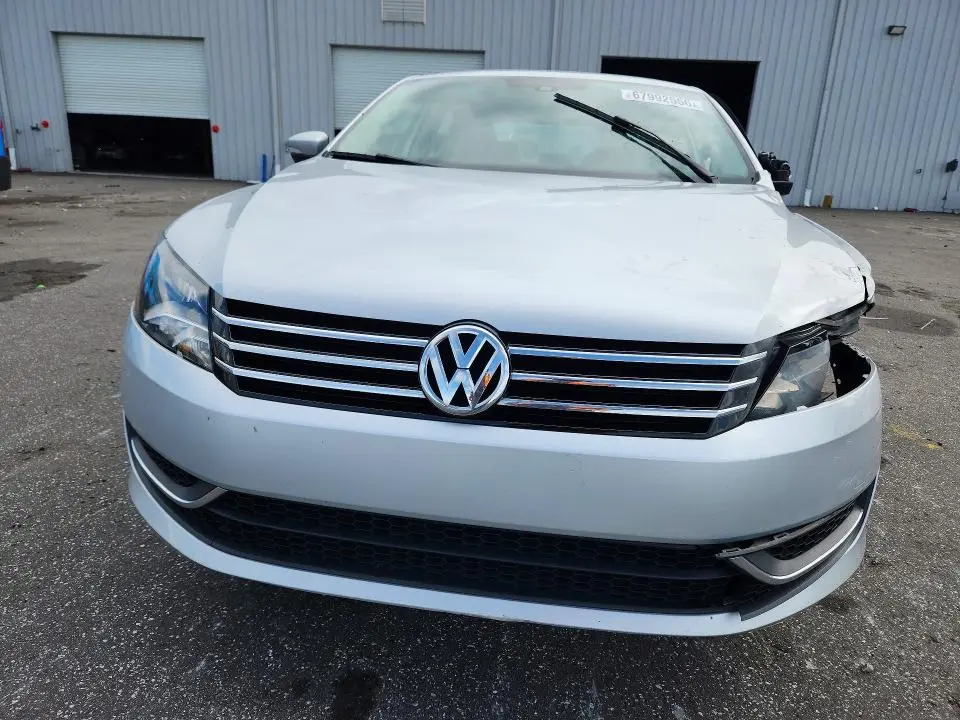 2014 VOLKSWAGEN PASSAT SE  