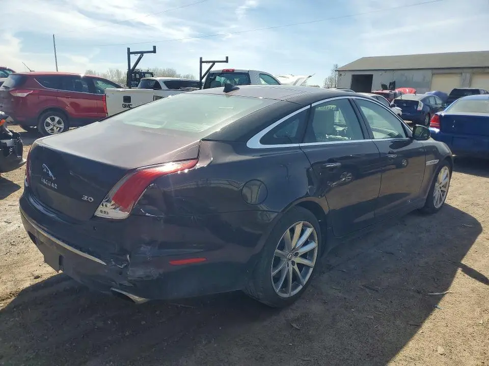 2013 JAGUAR XJ   