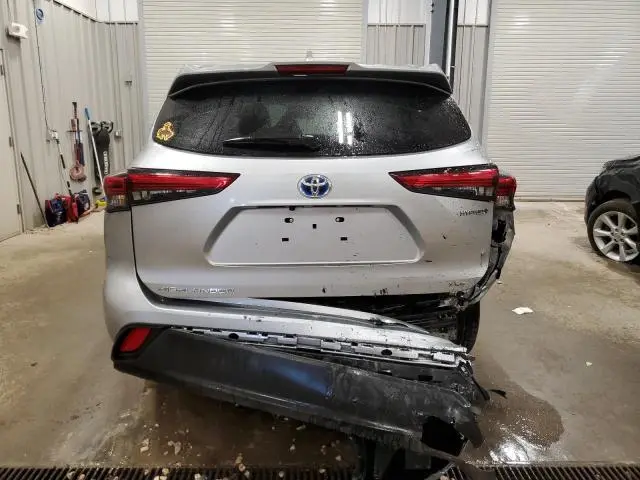 2021 TOYOTA HIGHLANDER HYBRID XLE  