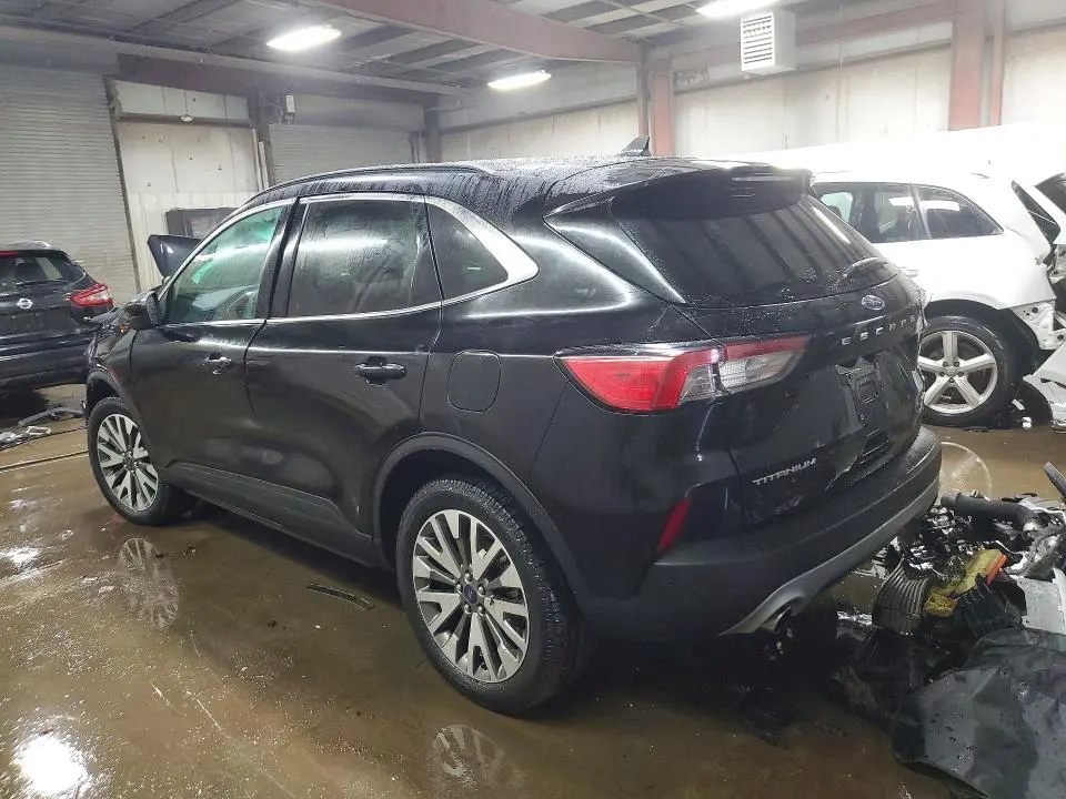 2022 FORD ESCAPE TITANIUM  