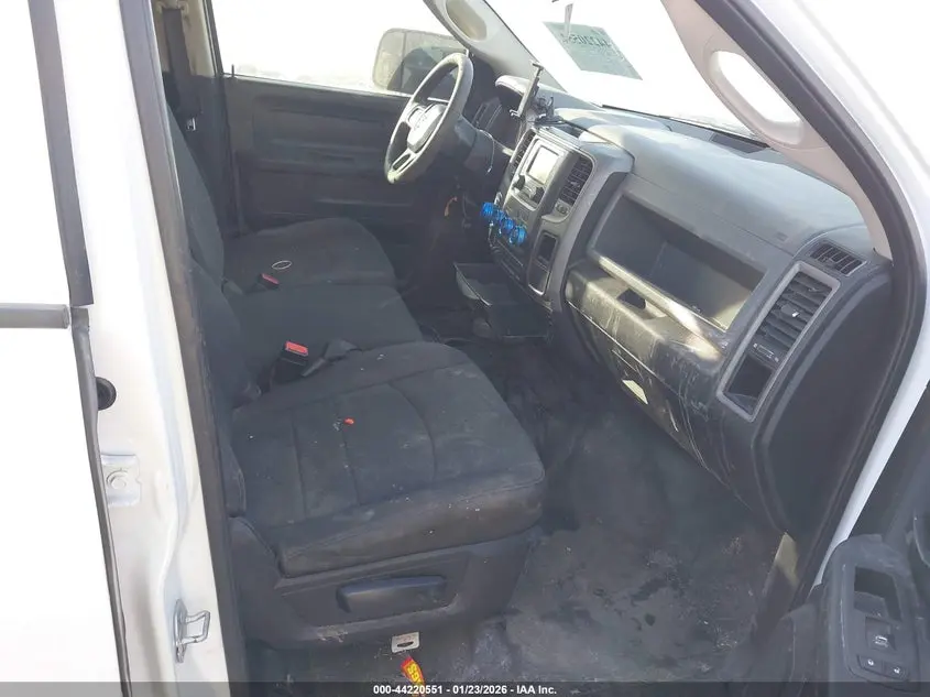 2019 RAM 1500 CLASSIC TRADESMAN  4X2 5'7 BOX