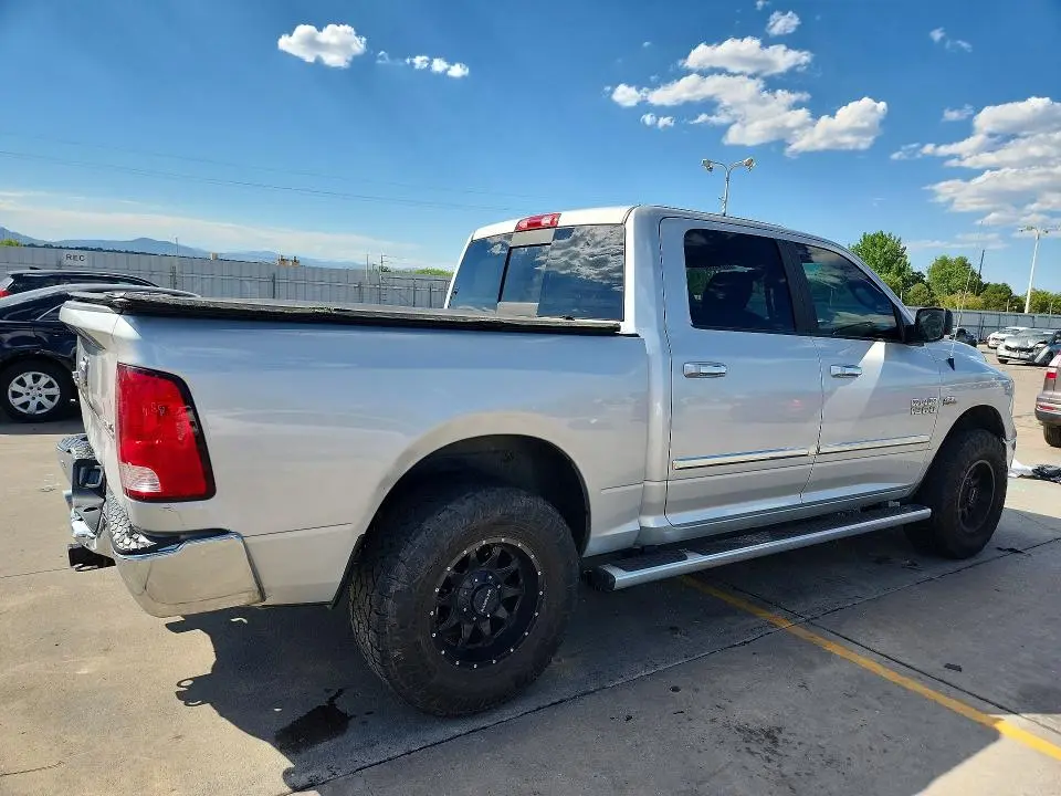 2017 RAM 1500 SLT  