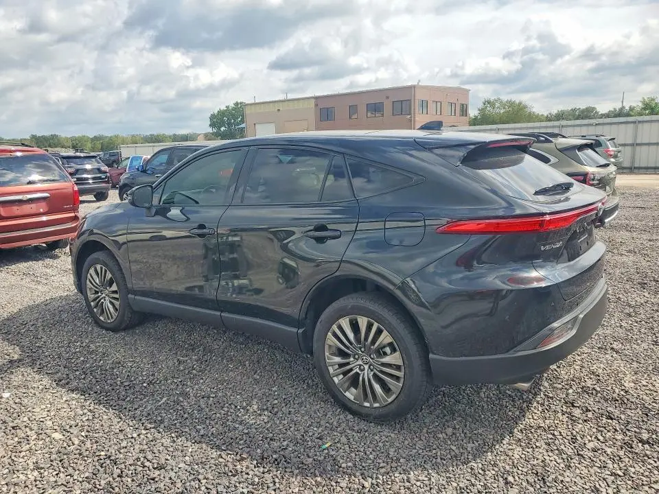 2022 TOYOTA VENZA LIMITED  
