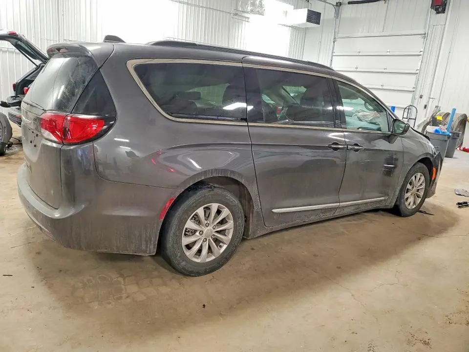 2017 CHRYSLER PACIFICA TOURING L  