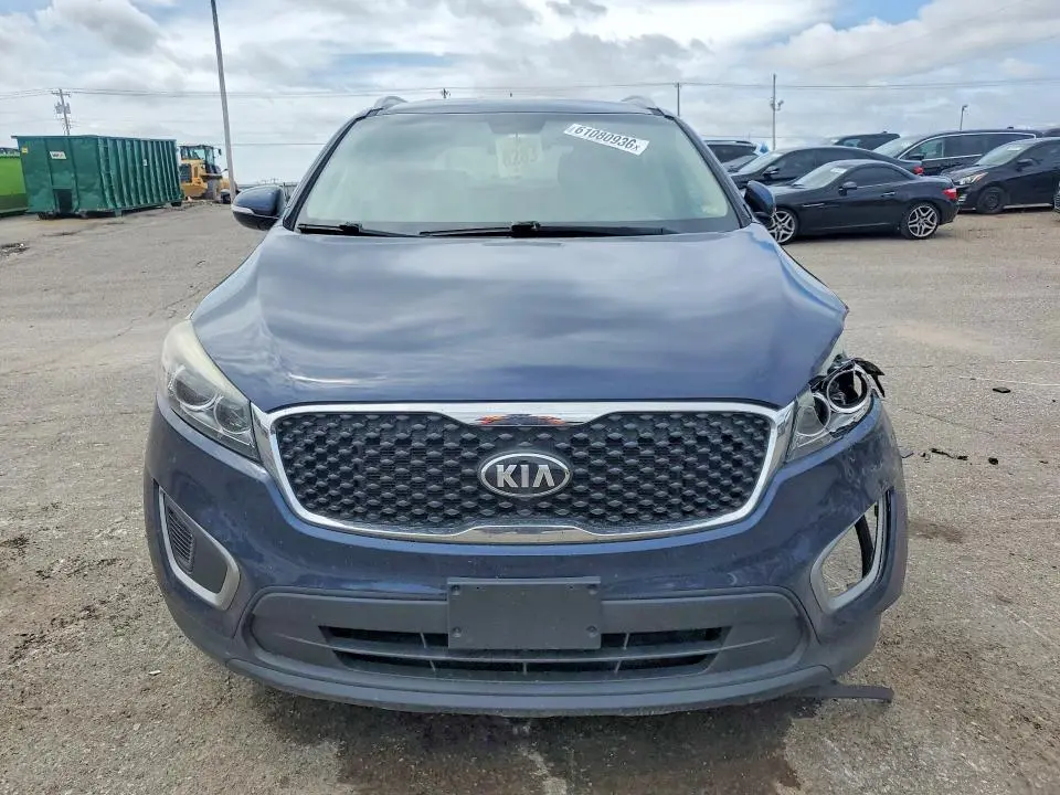 2017 KIA SORENTO LX V6  