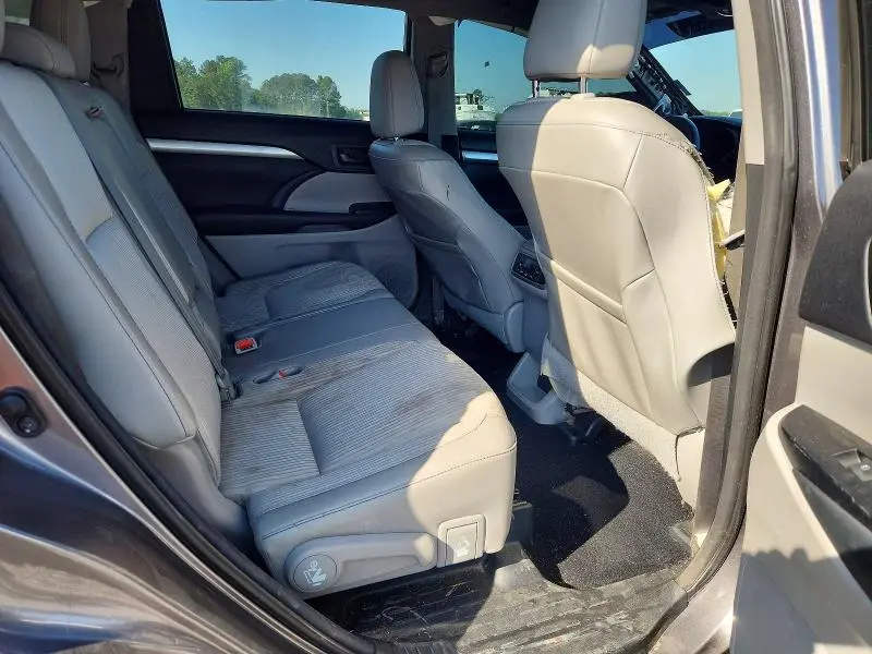 2015 TOYOTA HIGHLANDER LE PLUS  