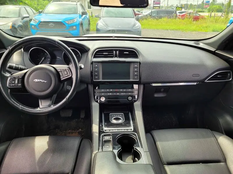 2017 JAGUAR F-PACE PREMIUM  