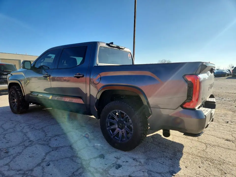 2023 TOYOTA TUNDRA PLATINUM  