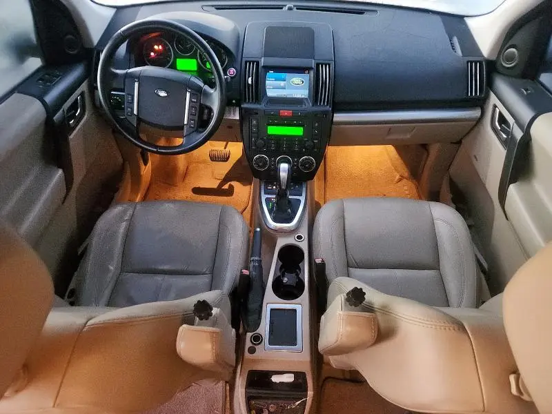 2011 LAND ROVER LR2 HSE LUXURY  