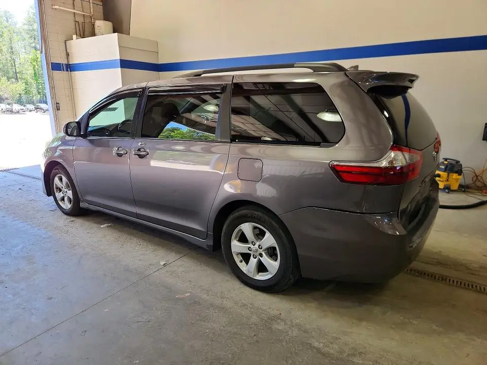 2020 TOYOTA SIENNA LE  