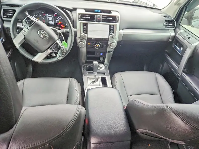 2022 TOYOTA 4RUNNER SR5  