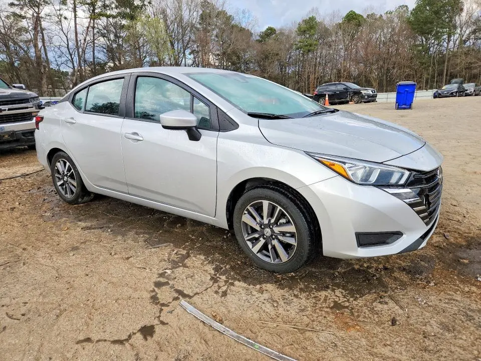 2024 NISSAN VERSA SV  