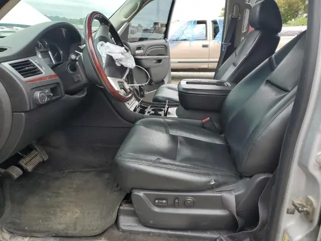 2014 CADILLAC ESCALADE LUXURY  