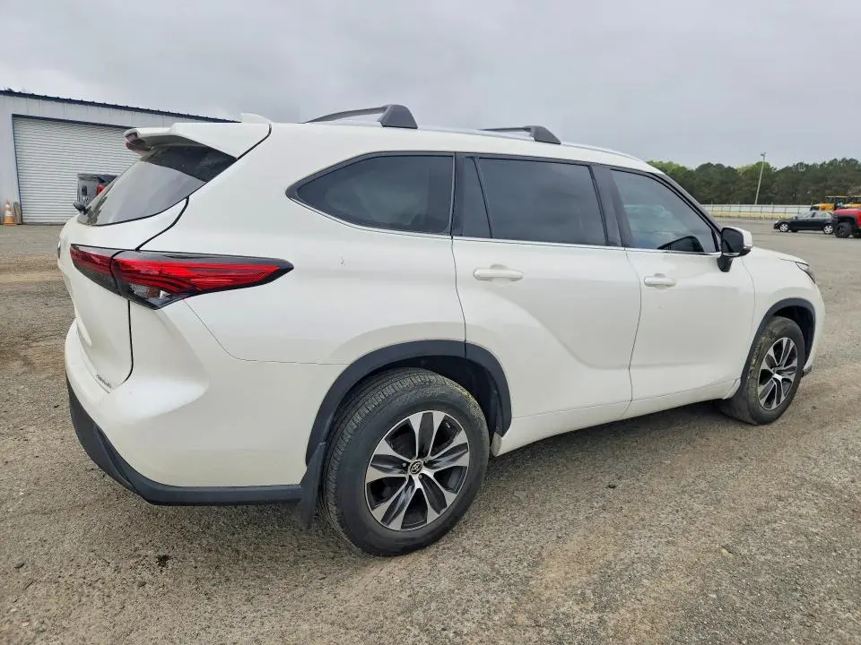 2020 TOYOTA HIGHLANDER XLE  
