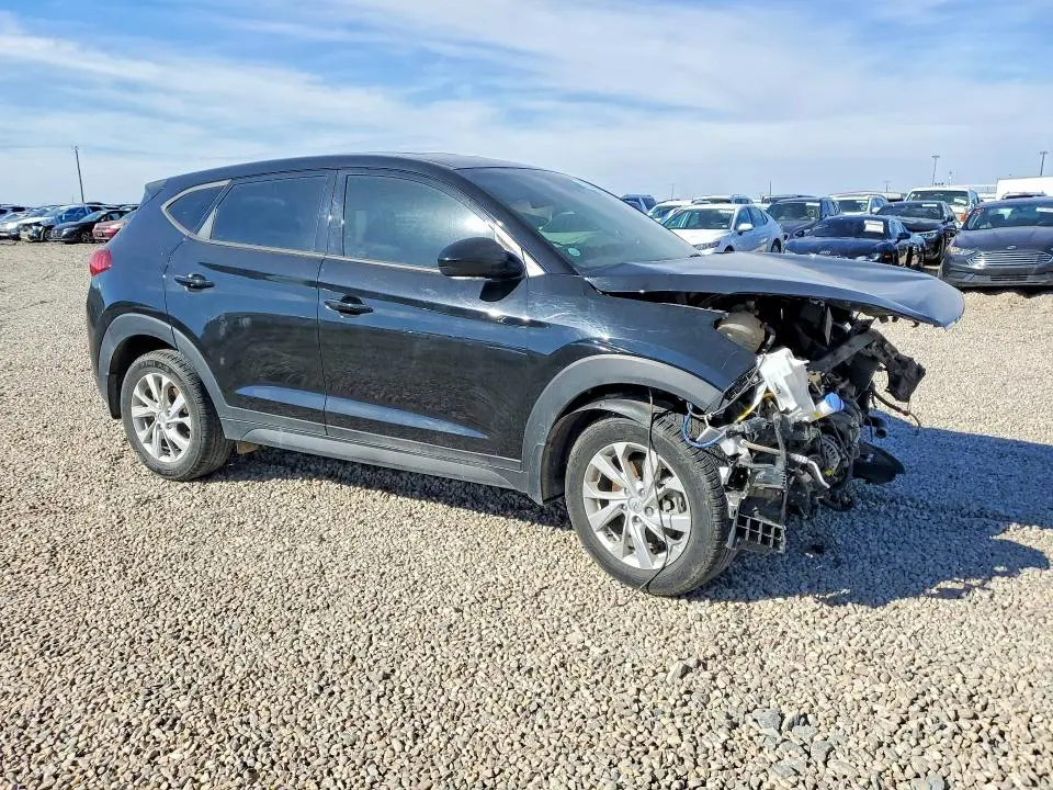 2021 HYUNDAI TUCSON SE  